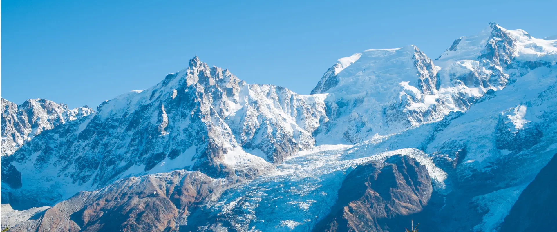 Paysage Savoie avec panneaux solaires